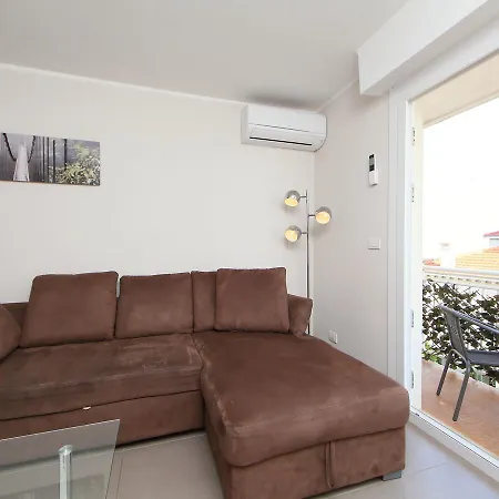 Apartment Reine Astrid Cannes